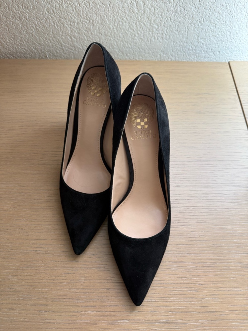 Vince Camuto Black Suede Ableen Pumps - Size 8.5 - Picture 3 of 5